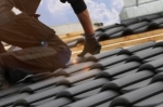 Guide complet de la rénovation de toiture : étapes, matériaux, budget